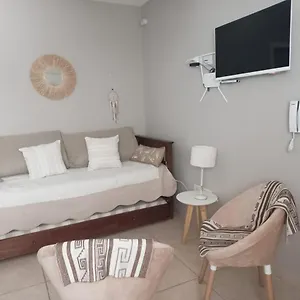 Departamento Cómodo Y Elegante En Mendoza. Argentina