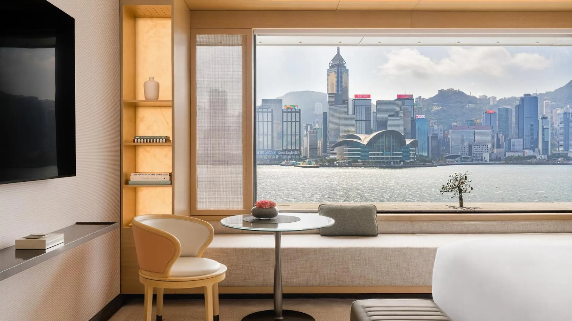 Regent Hong Kong Hotel 5*,